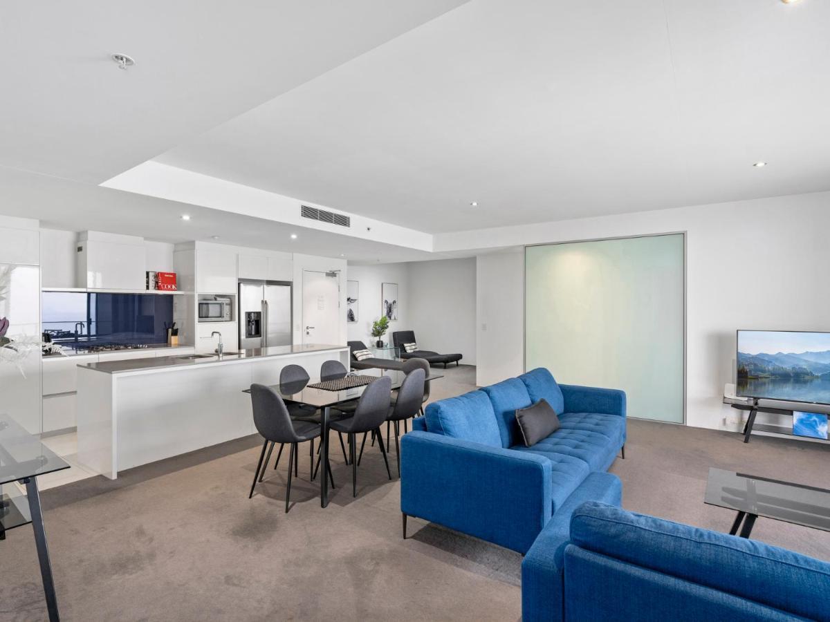 Circle On Cavill - Hosted By Coastal Letting