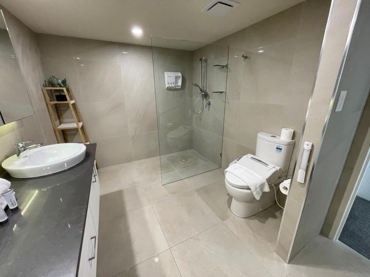 Apartment Mantra 2 Bed 2 Bath 127m2 With Ocean View Gold Coast