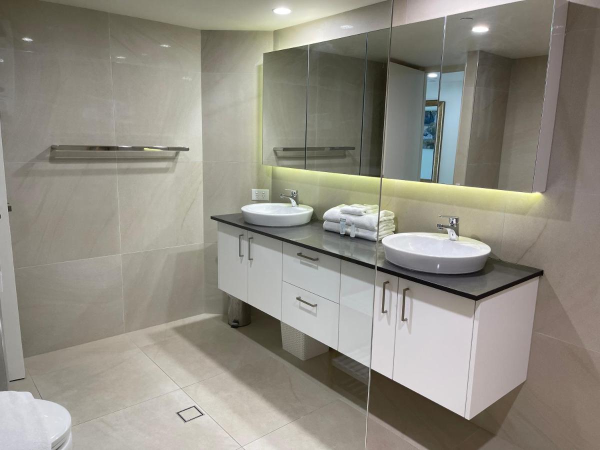 Mantra 2 Bed 2 Bath 127m2 With Ocean View Apartment Gold Coast