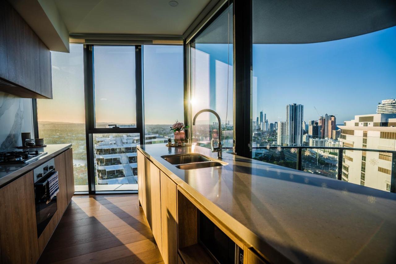 2 Bedroom Luxurious Family Next To Pacific Fair - Broadbeach Gc22 Apartamento