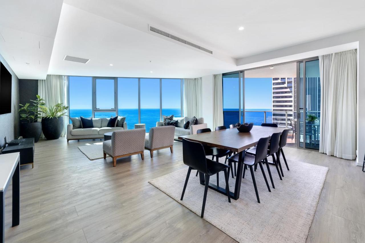 Hilton Panoramic Oceanview Sub-penthouse Gold Coast