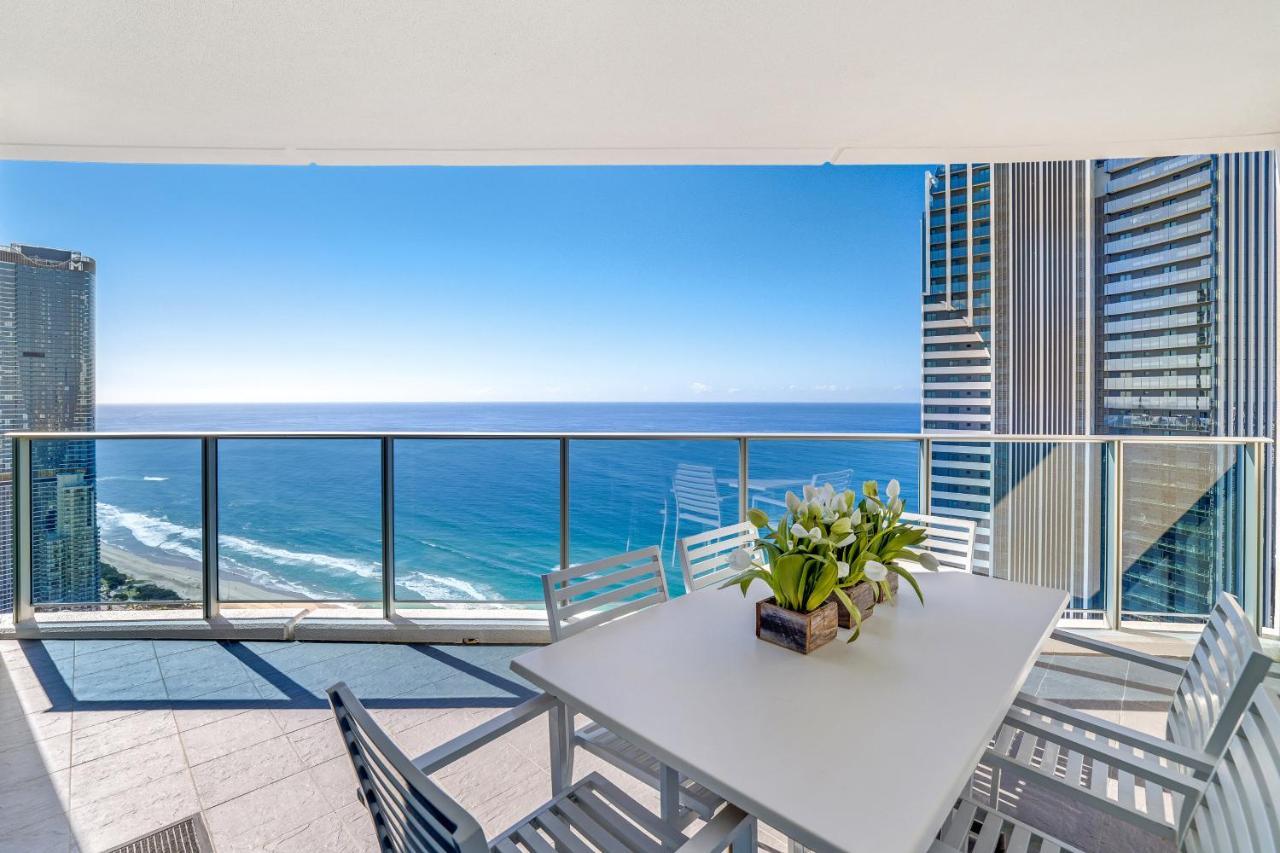 Hilton Panoramic Oceanview Sub-penthouse Apartment