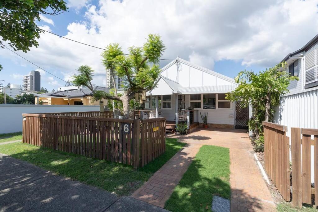 Boho Lux Burleigh Apartment *