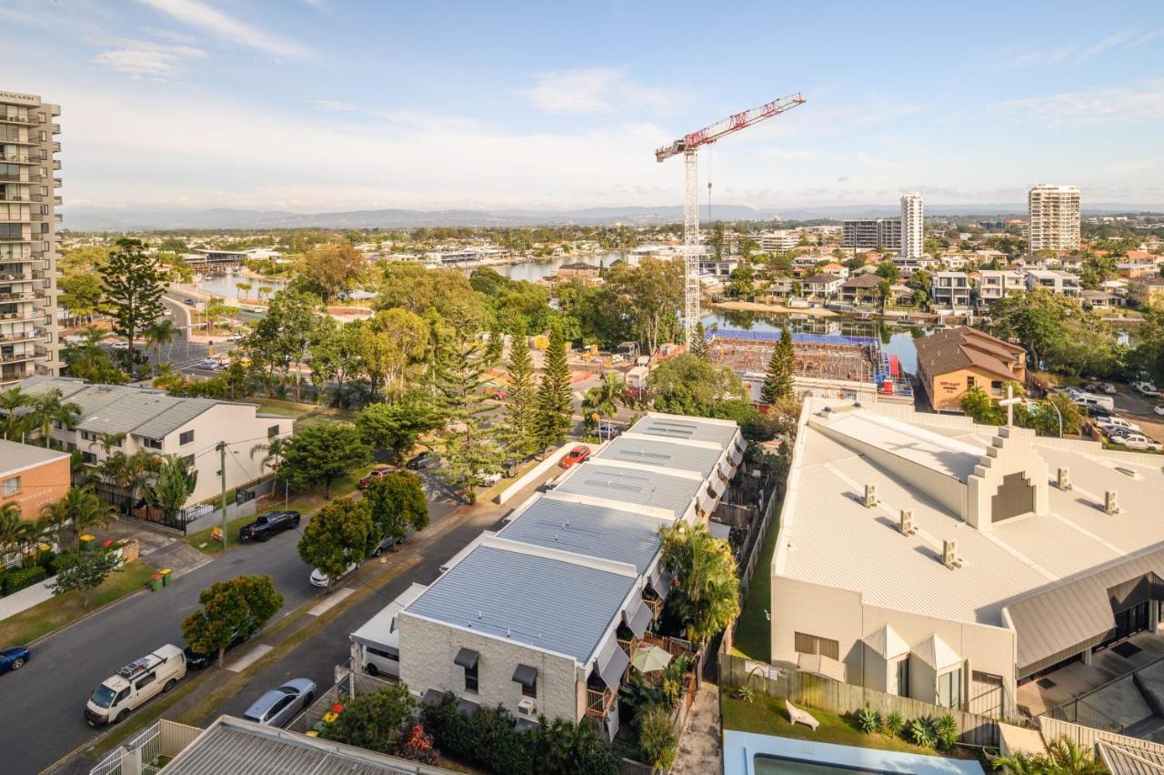 1br Sky Rise Surfers Stunner *