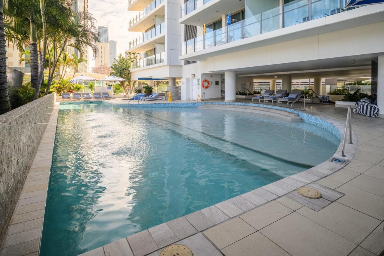 1br Sky Rise Surfers Stunner * Gold Coast