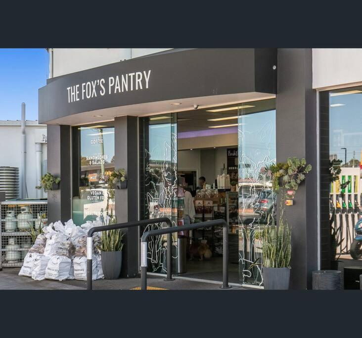 Entire Guest - Is 1 And Half Km - Pets Welcome Guest house Gold Coast