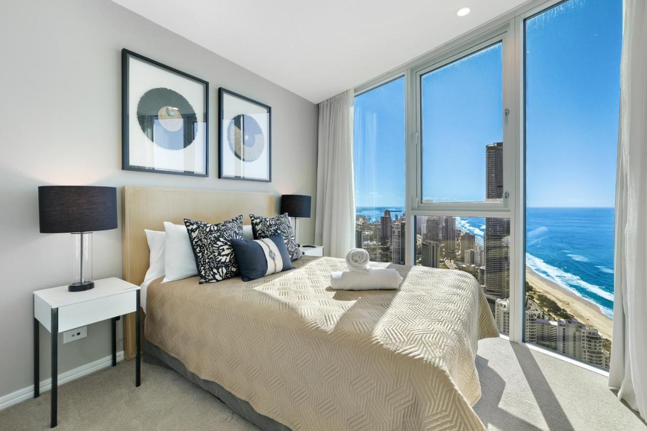 Hilton Panoramic Oceanview Sub-penthouse * Gold Coast