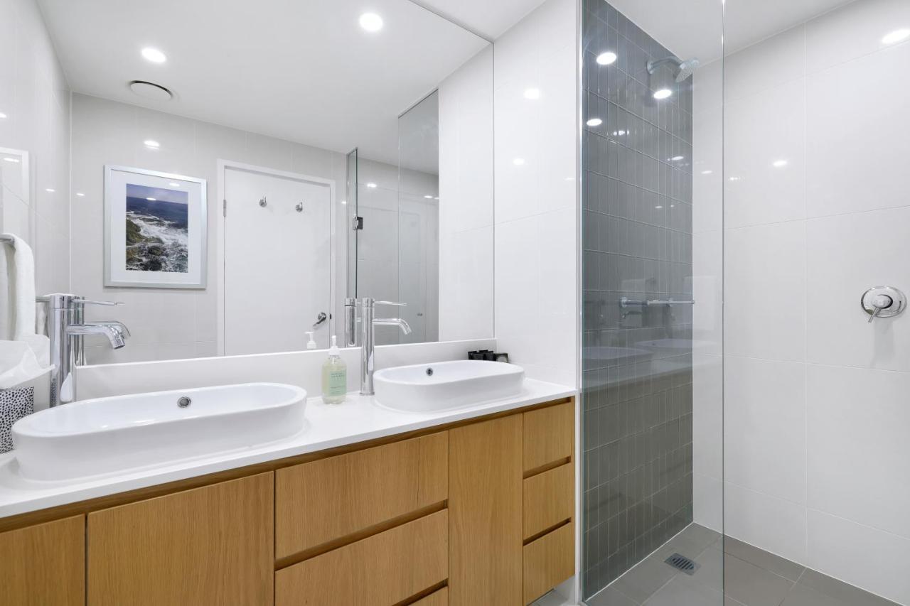 Hilton Panoramic Oceanview Sub-penthouse Gold Coast