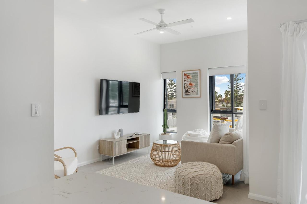 2 Bed Ocean View Apt, Parking, Wifi! 250m To Apartment