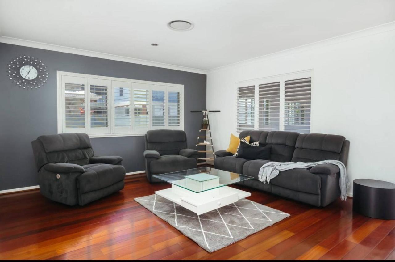 Lakeside Spacious 5bed Water View Family Gold Coast