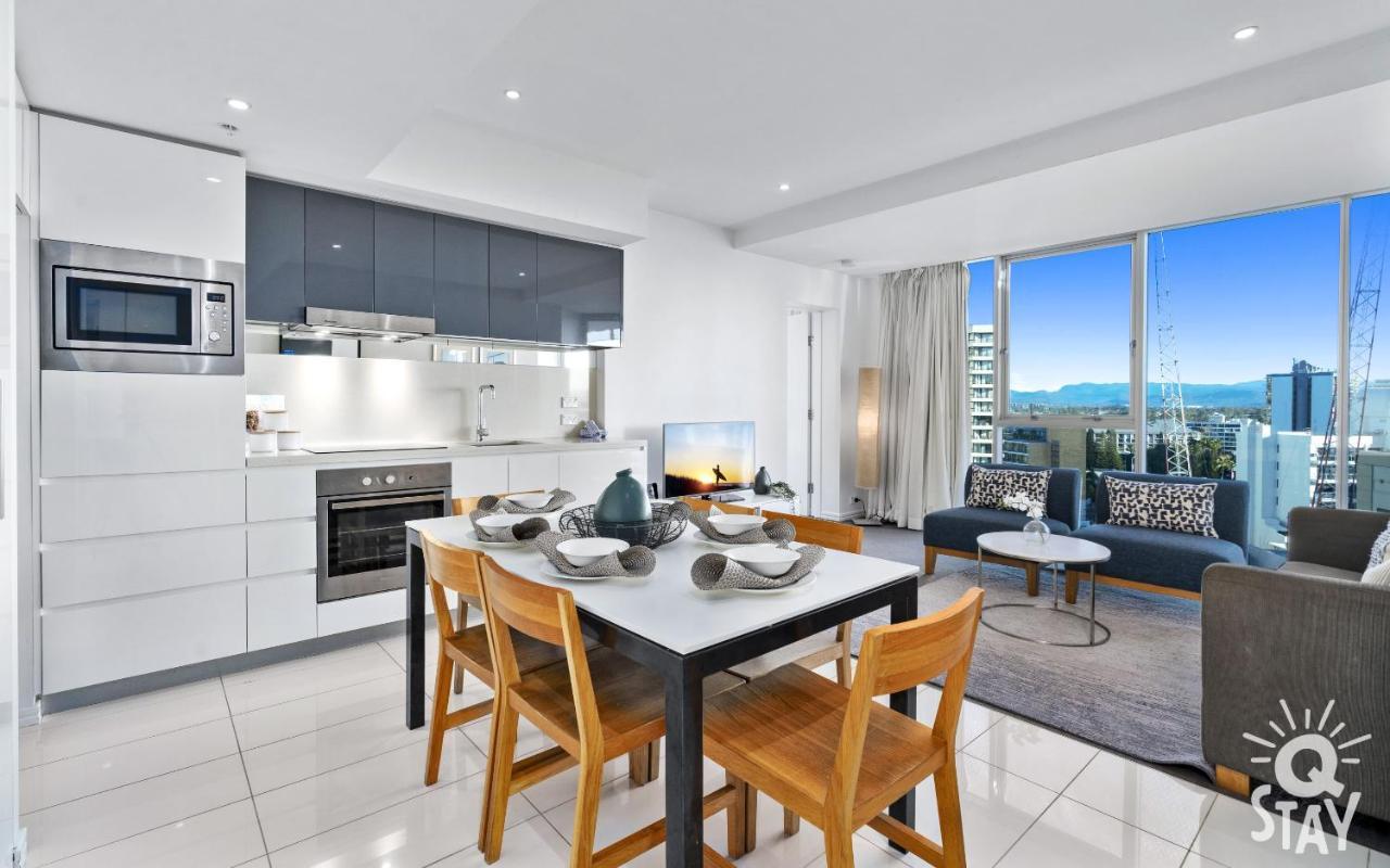 H Residences - Qstay