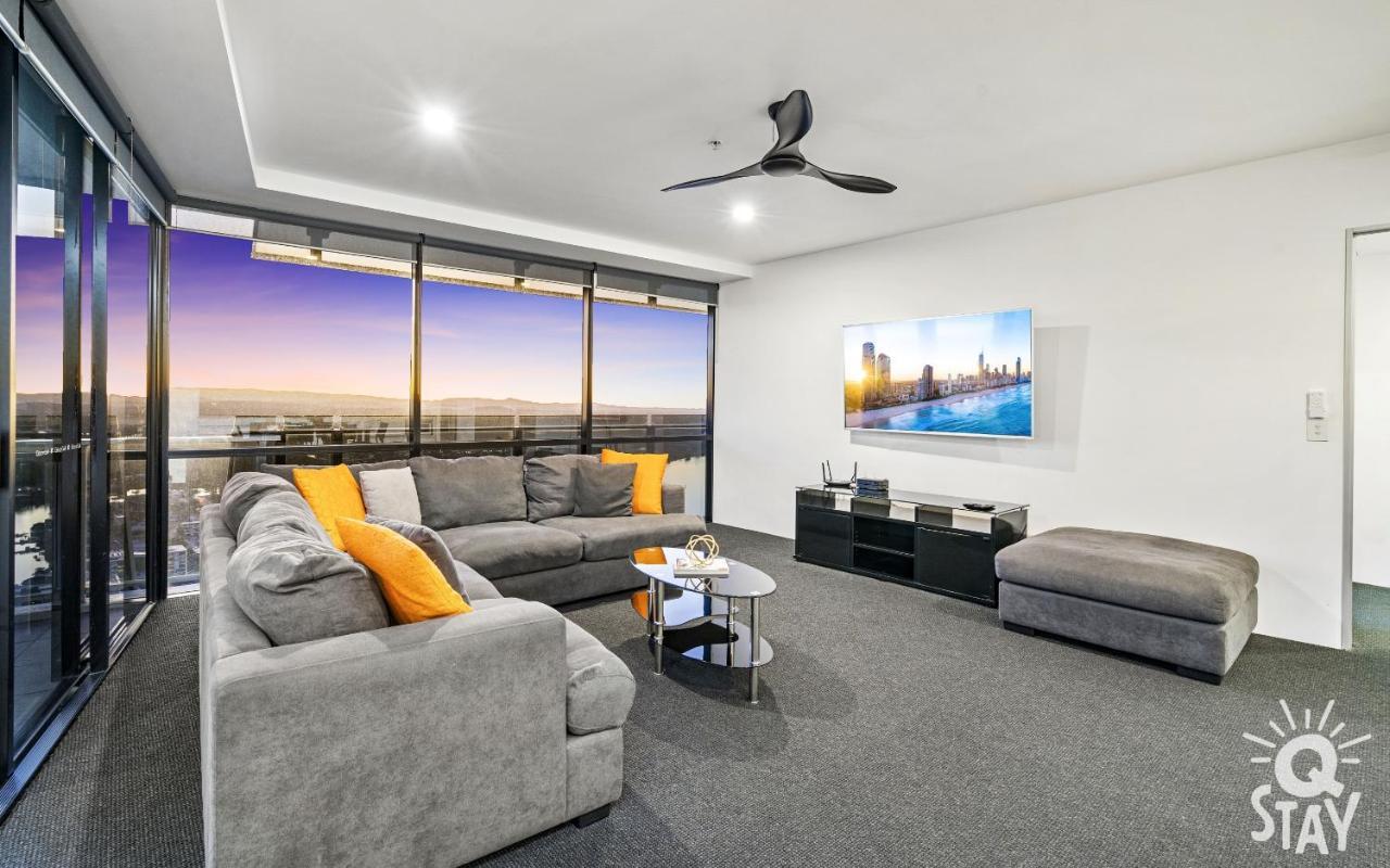 Apartment Kids Free In Hinterland View 1 Bedroom Spa At Circle On Cavill - Q