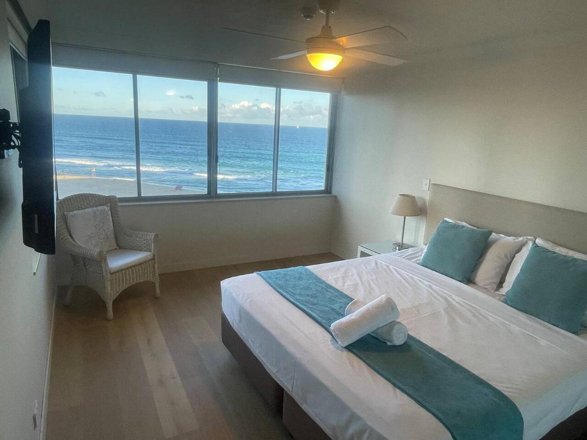Apartment Absolute Frontage Two Bedroom Gold Coast