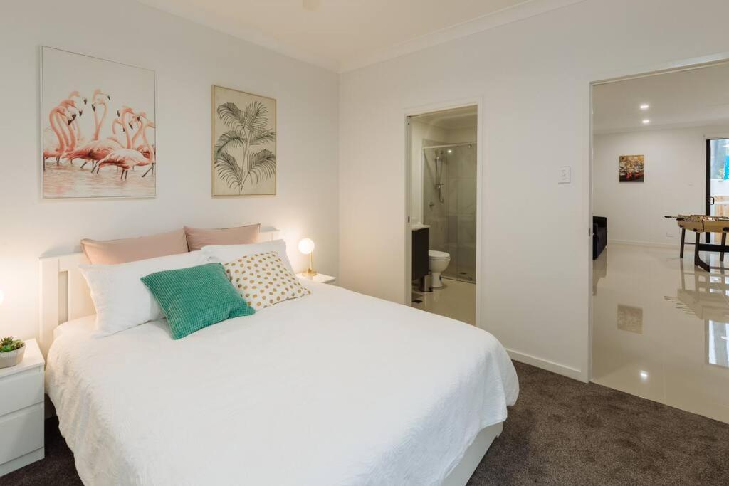 Spacious Modern And Cozy 3bd Townhouse At Great Location *