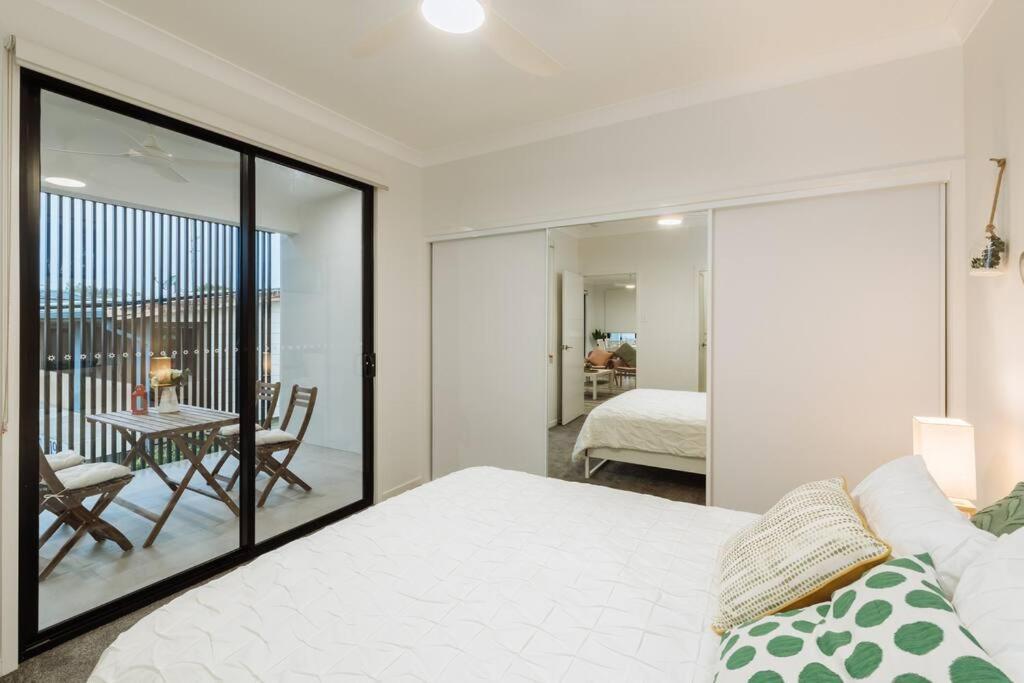 Spacious Modern And Cozy 3bd Townhouse At Great Location * Gold Coast