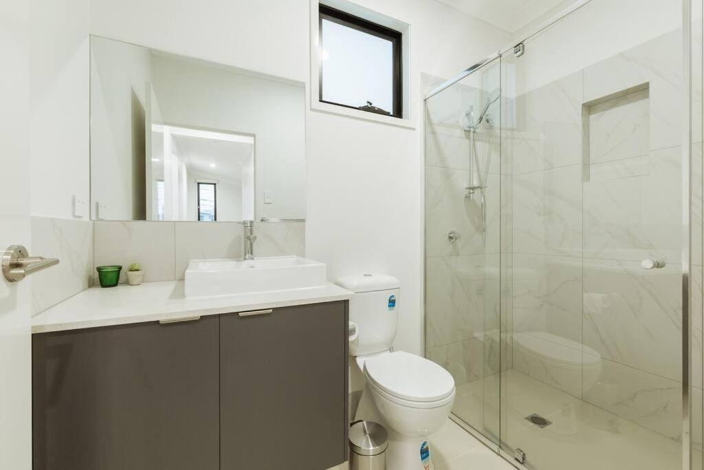 Spacious Modern And Cozy 3bd Townhouse At Great Location Gold Coast