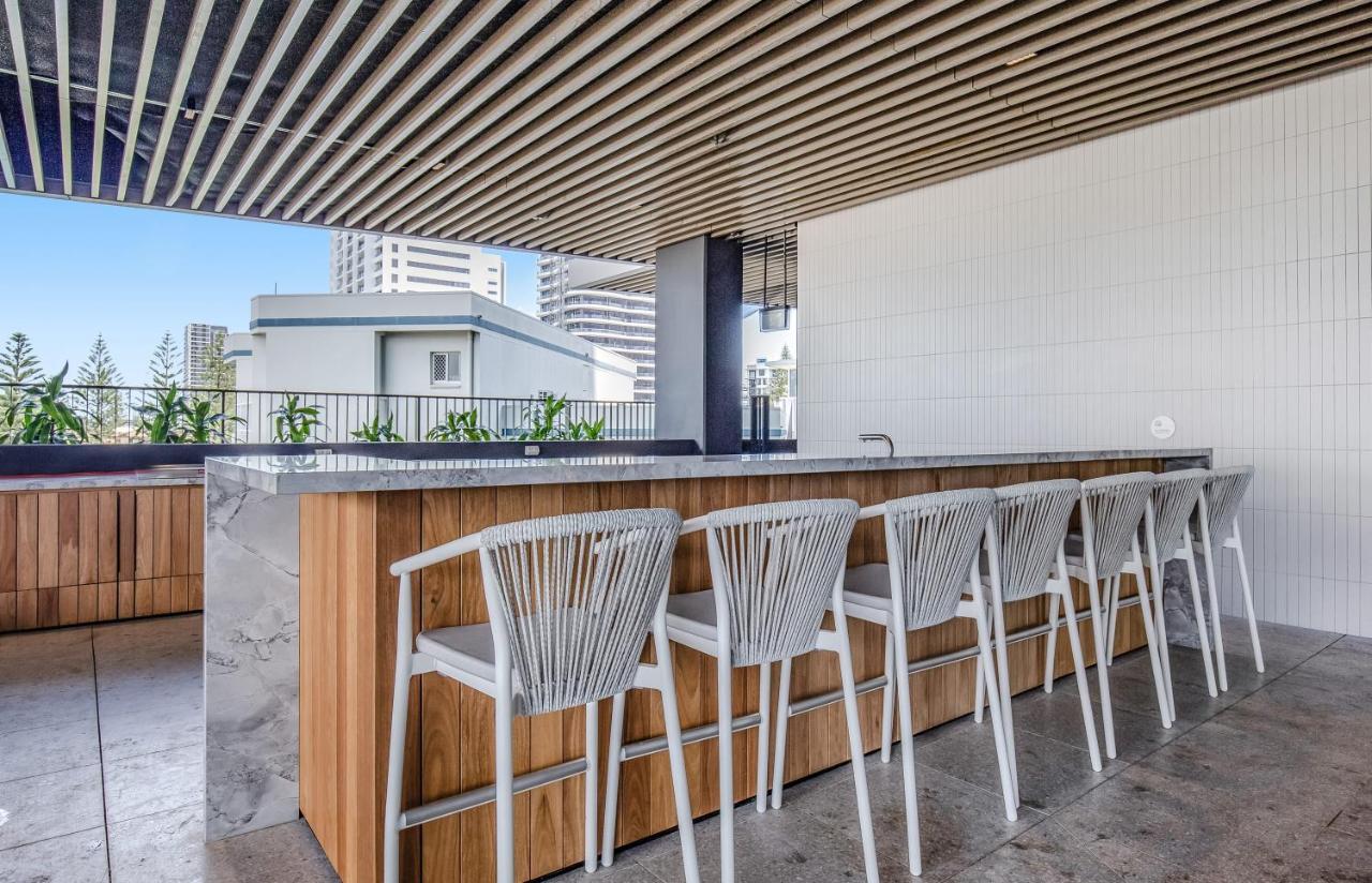 Luxurious Seaside 4br Skyhome With Panoramic Views *
