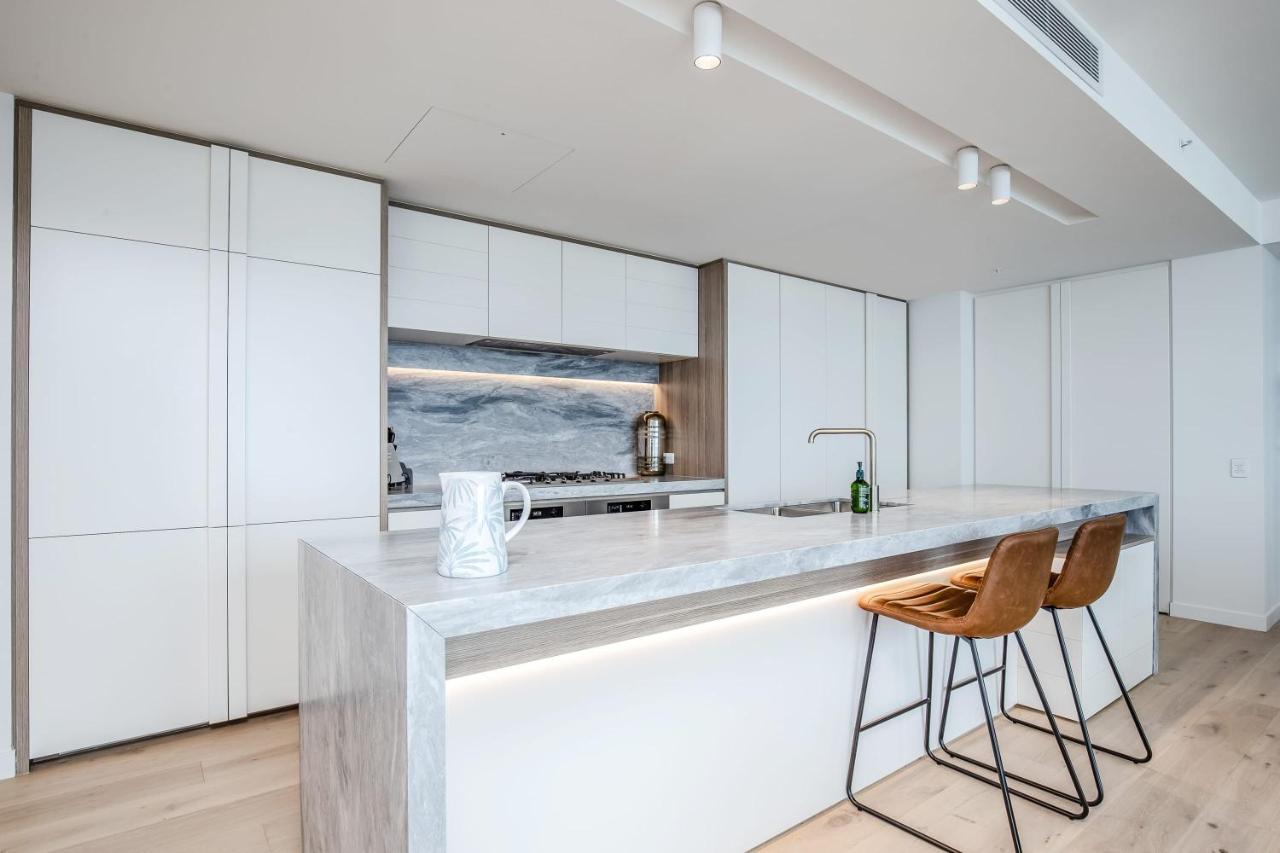 Luxurious Seaside 4br Skyhome With Panoramic Views *