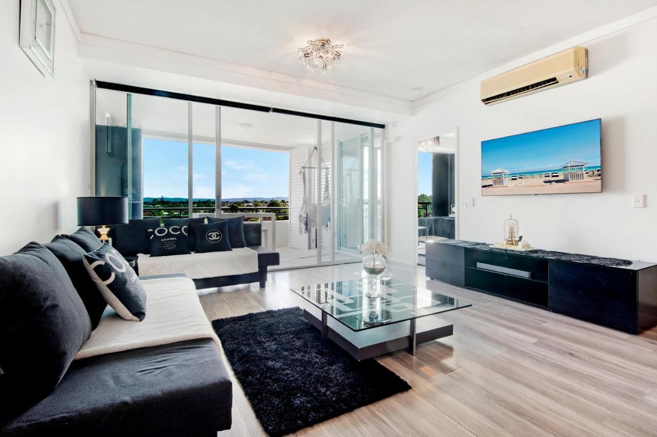 Couture Comfort - Luxe Chanel Themed * Gold Coast