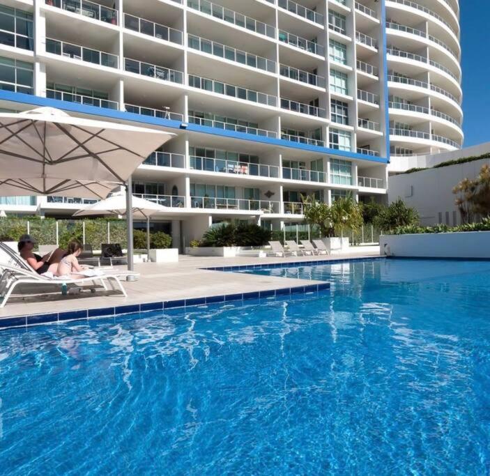 Beachfront Bliss, 3br Kirra Oasis- Pool And Sauna * Gold Coast