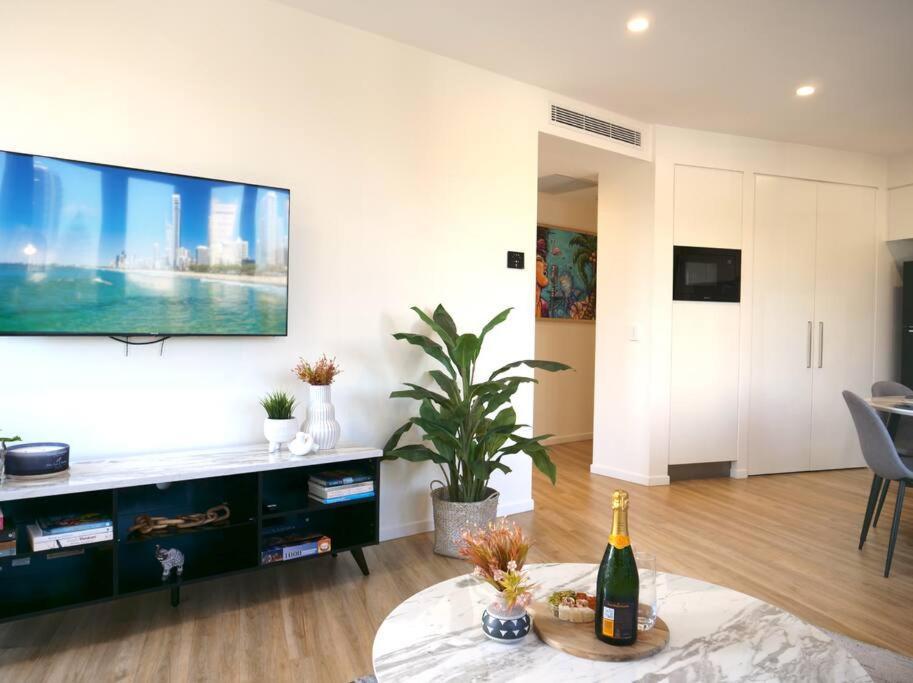 Apartment Modern 1 Brm With Pool Close To Beach *