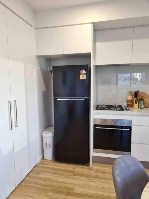 Modern 1 Brm With Pool Close To Beach