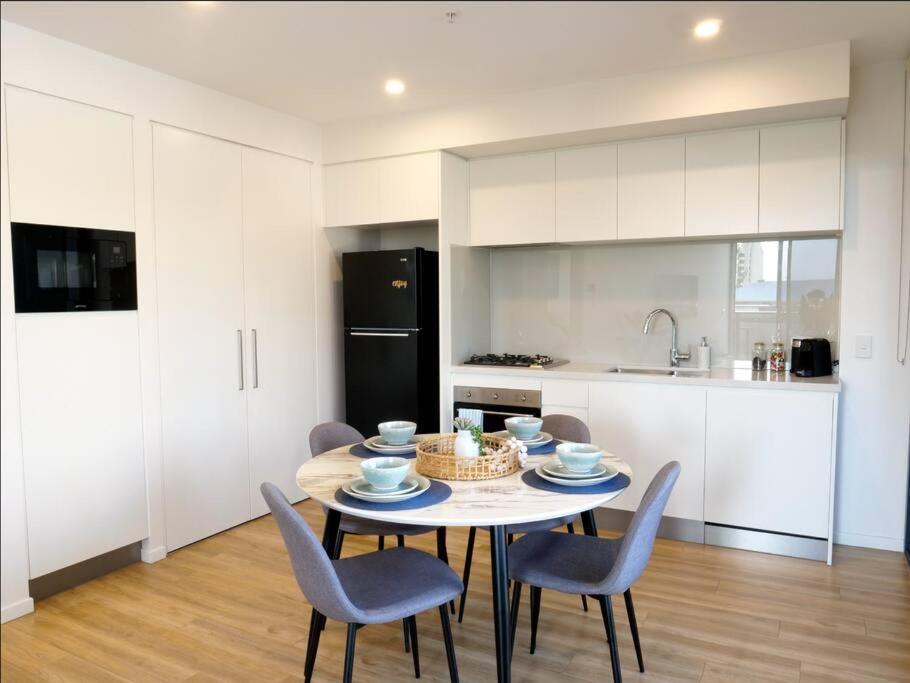 Apartment Modern 1 Brm With Pool Close To Beach *
