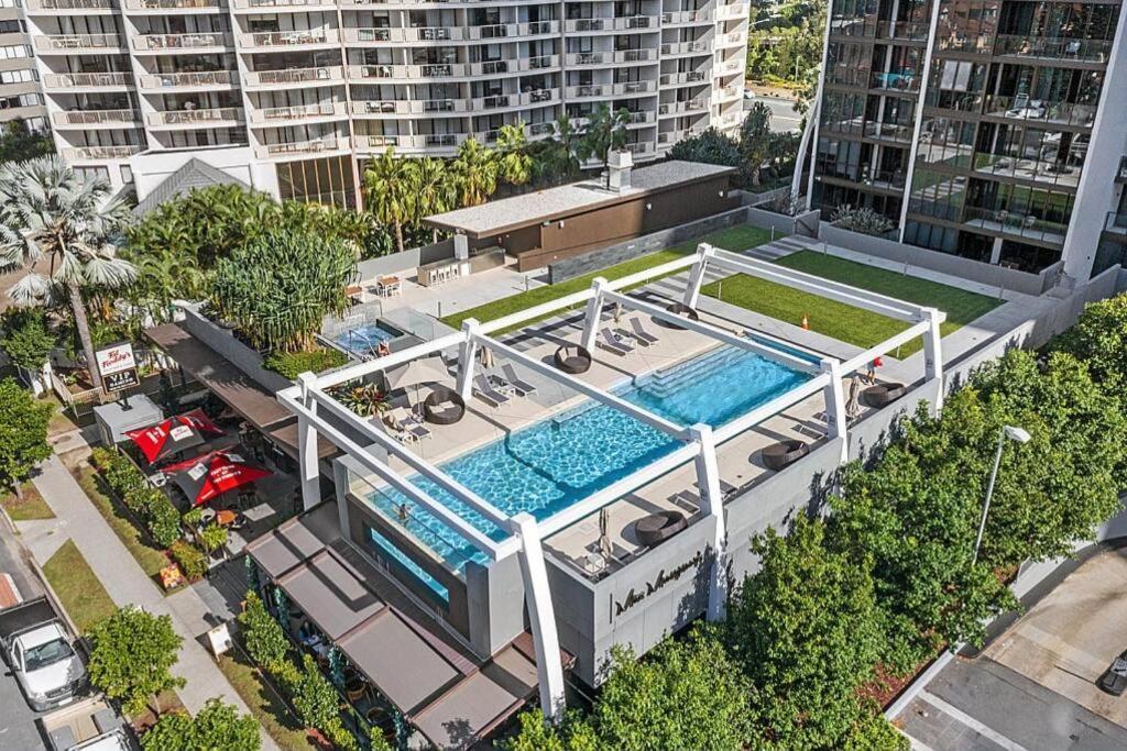 Apartment Broadbeach Stunner Modern And *