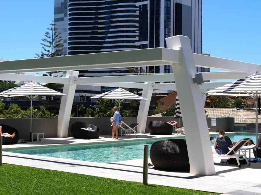 Broadbeach Stunner Modern And Apartment *