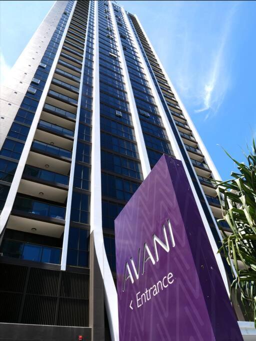 Broadbeach Stunner Modern And *