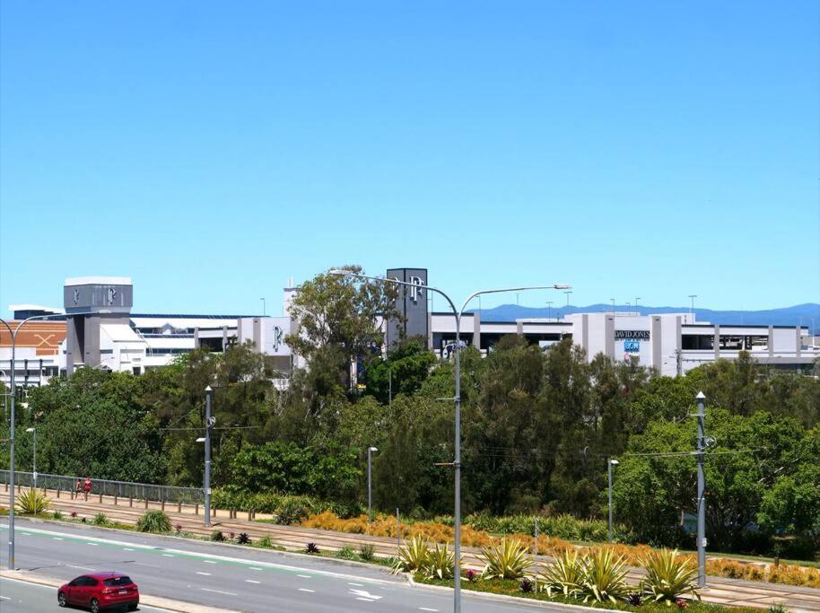 Broadbeach Stunner Modern And Apartment *