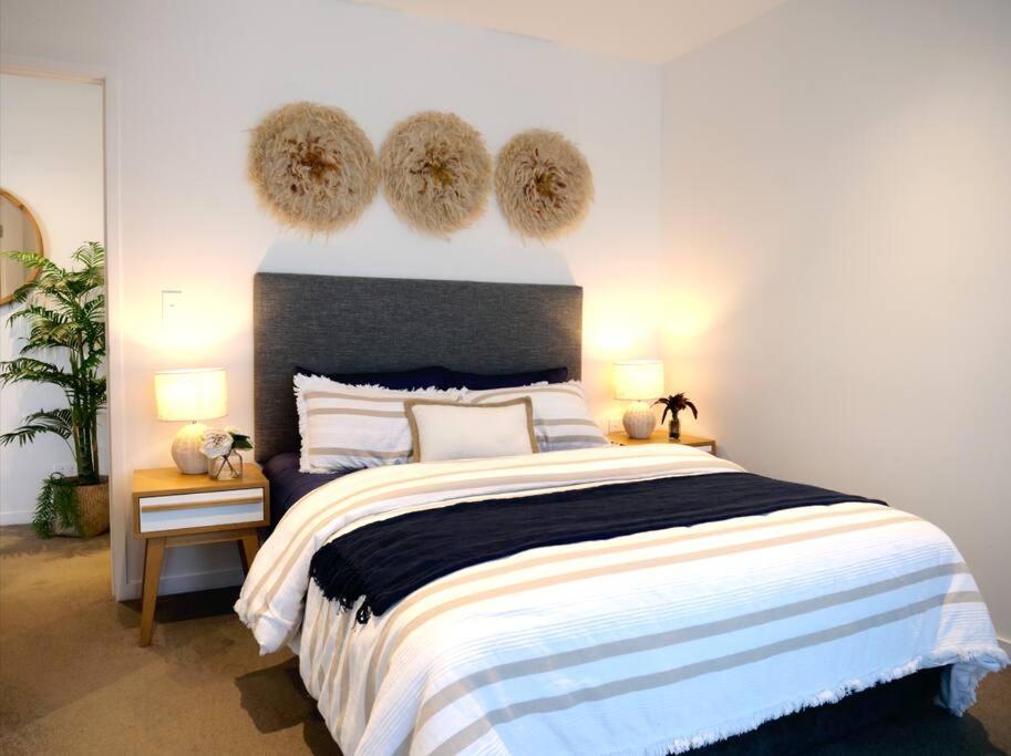 Apartment Broadbeach Stunner Modern And Gold Coast