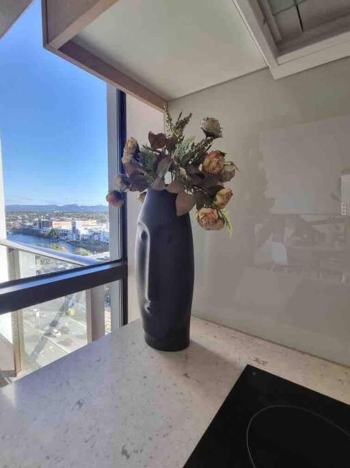 Broadbeach Business Or Leisure Apartment *