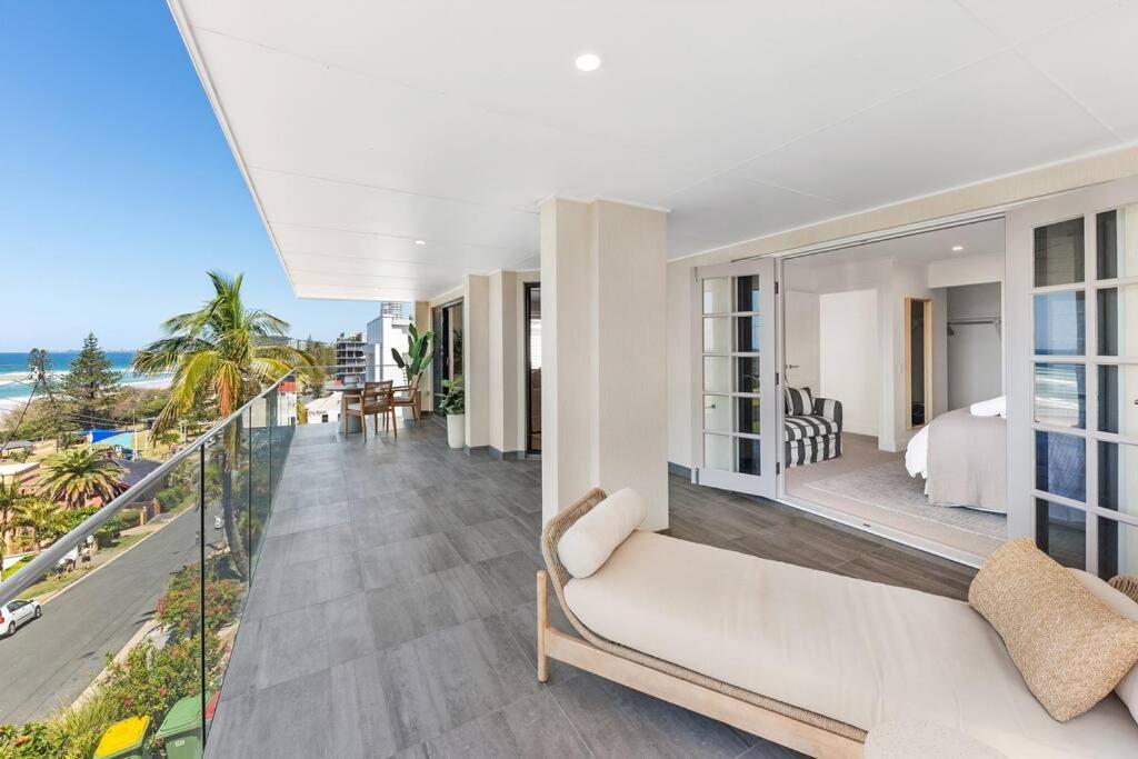 An Oasis By The With Ocean Views Daybed Bbq * Gold Coast