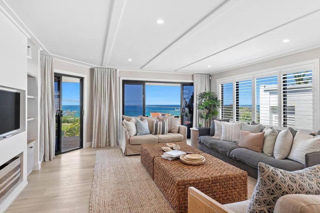 Apartment An Oasis By The With Ocean Views Daybed Bbq Gold Coast