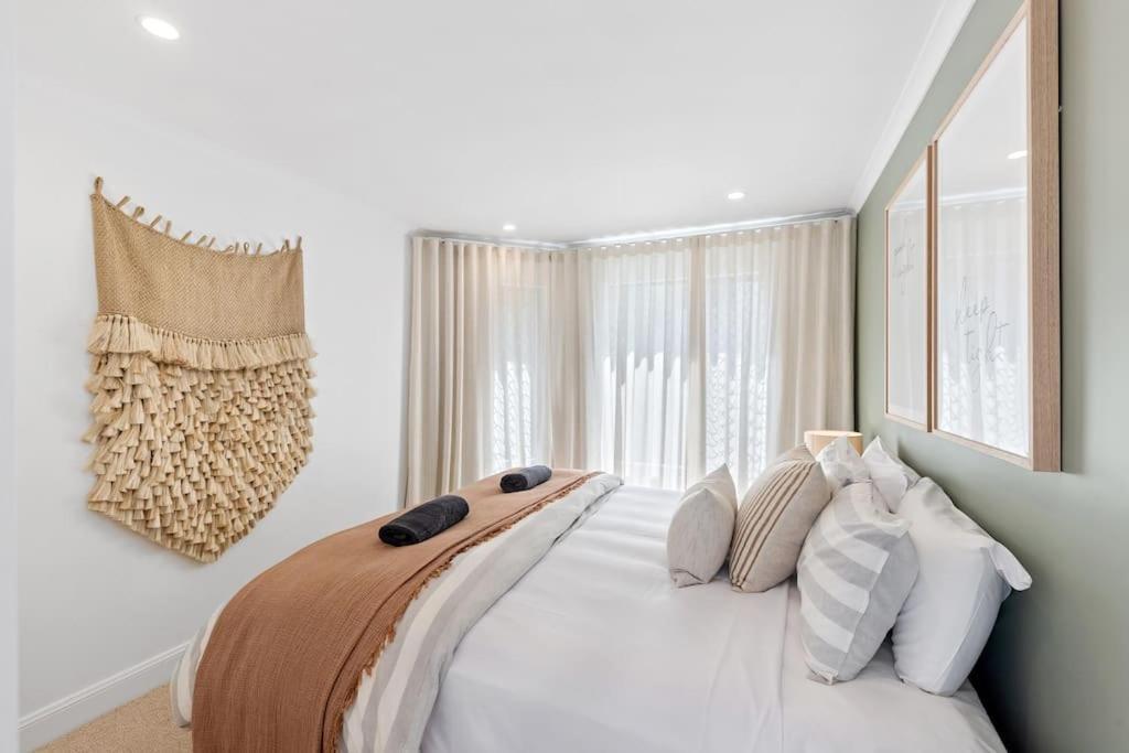 Apartment An Oasis By The With Ocean Views Daybed Bbq Gold Coast
