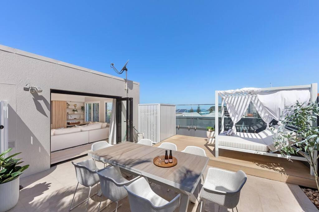An Oasis By The With Ocean Views Daybed Bbq
