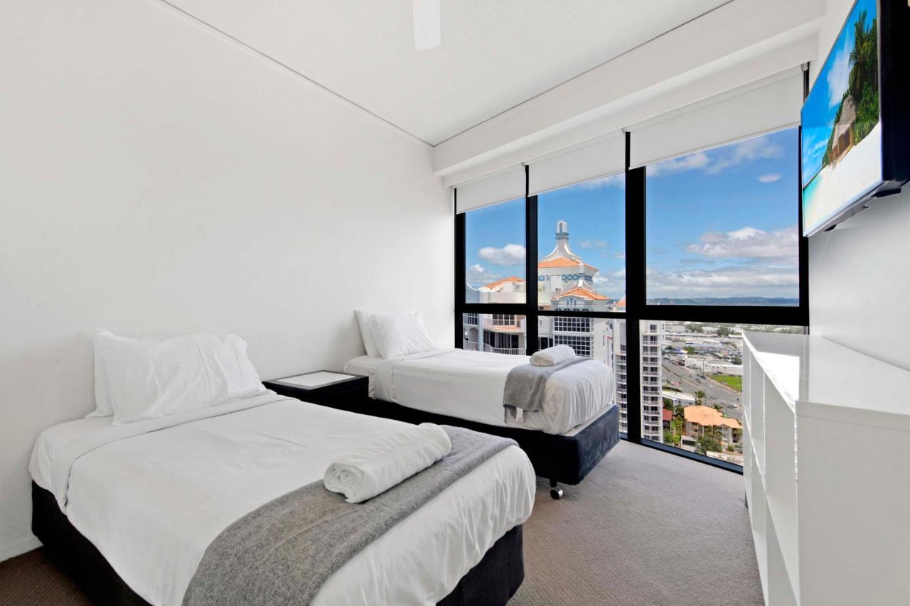 Apartment Sierra Grand Broadbeach - Self Contained & Privately Managed *