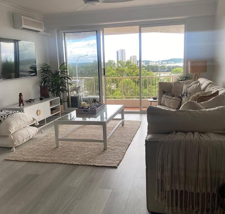 Currumbin Stunning Ocean Views! *
