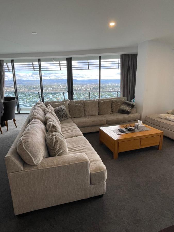 Oracle Broadbeach: Luxurious Sky With Panoramic Views