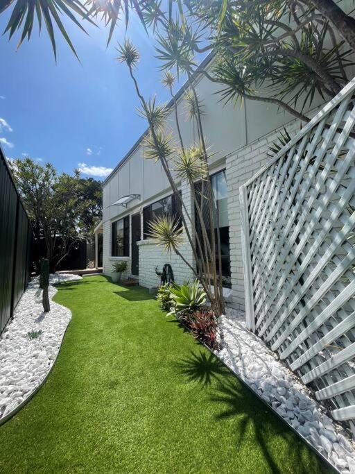 Villa Seabreeze On Mermaid Beach/ Broadbeach