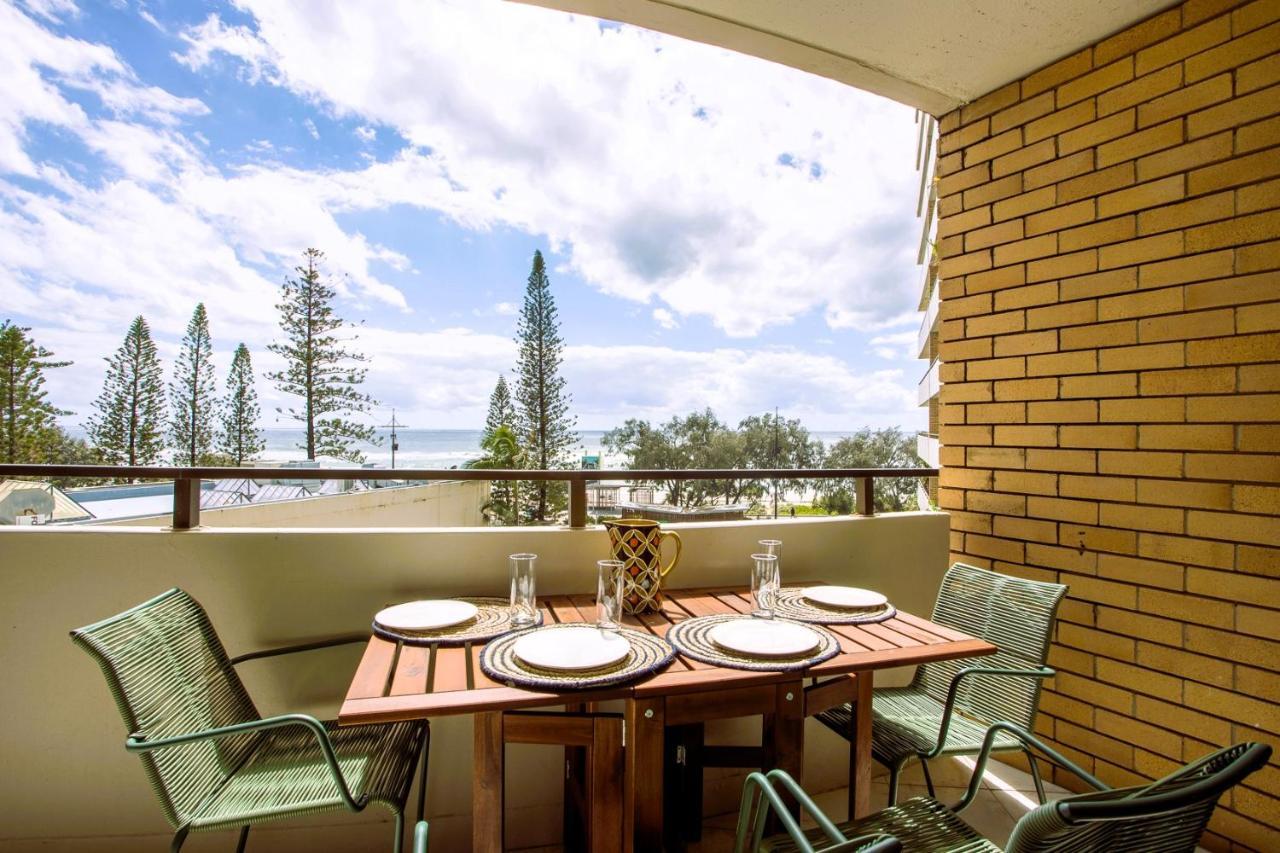 Fab Beachfront 2 Brm Apt In The Heart Of Surfers Gold Coast