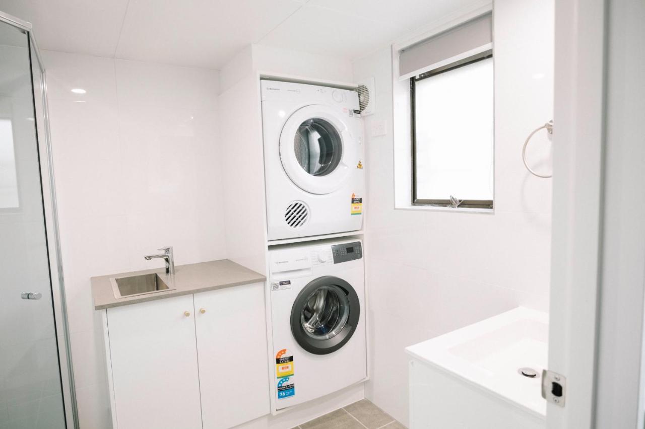 Surfers Paradise- Meters From The Beach! * Gold Coast