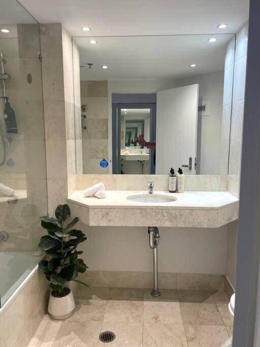 Coastal Views Apartment Gold Coast