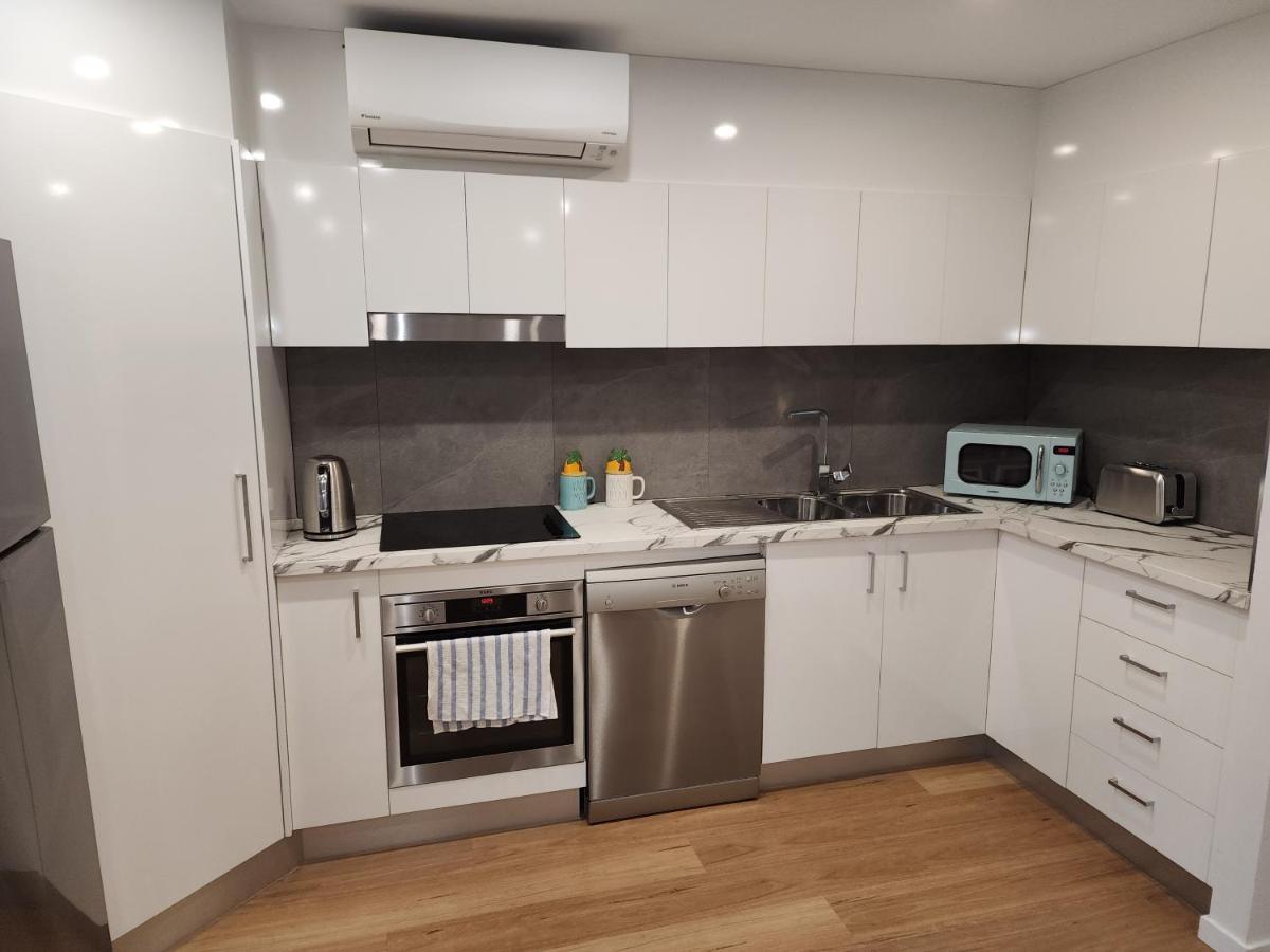 Entire Beachside 2 Bedroom Unit Apartment Gold Coast