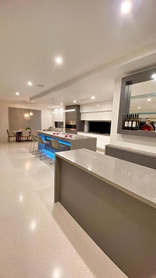 Grand Residences Near Helensvale Train * Gold Coast