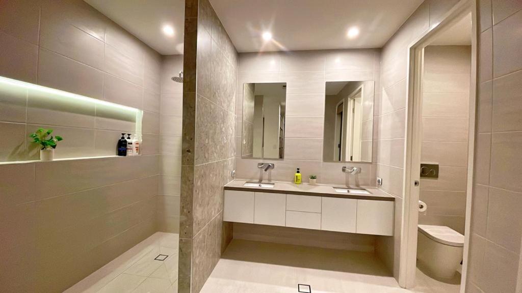 Hospedagem domiciliar Grand Residences Near Helensvale Train
