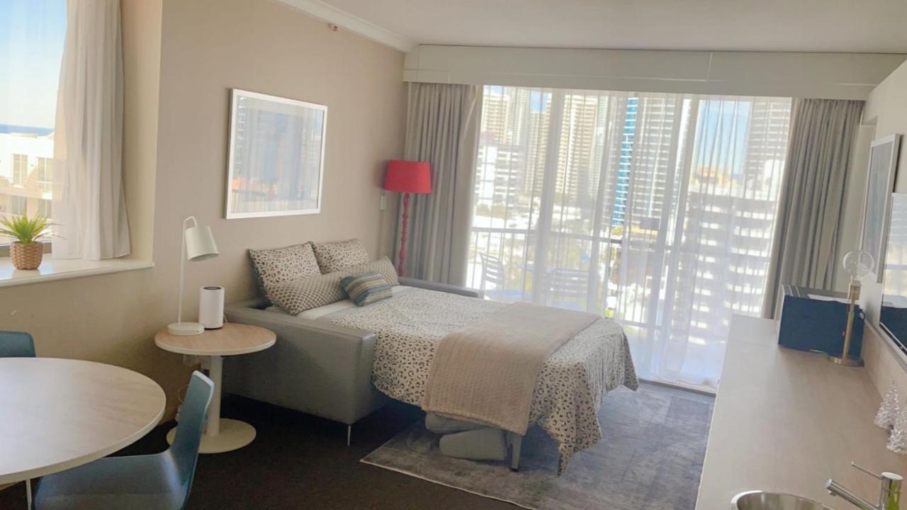Luxury & Ocean View In Surfers Paradise