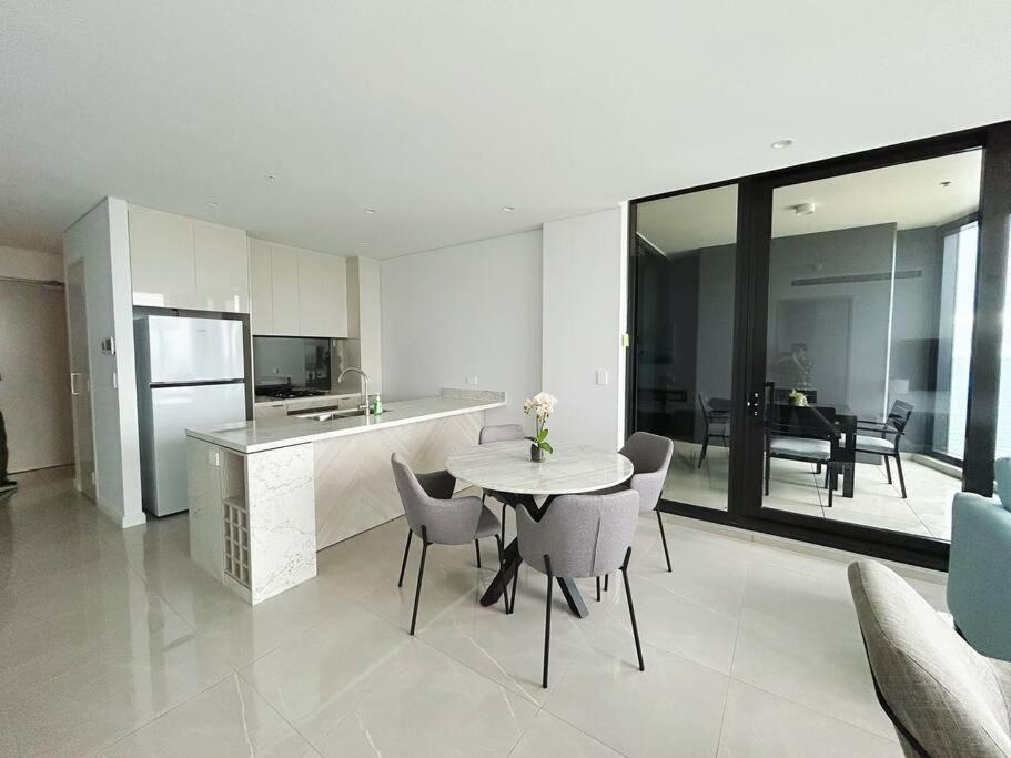 Apartamento Kozyguru / Surfers Paradise / Ocean Views / Qsp088 *