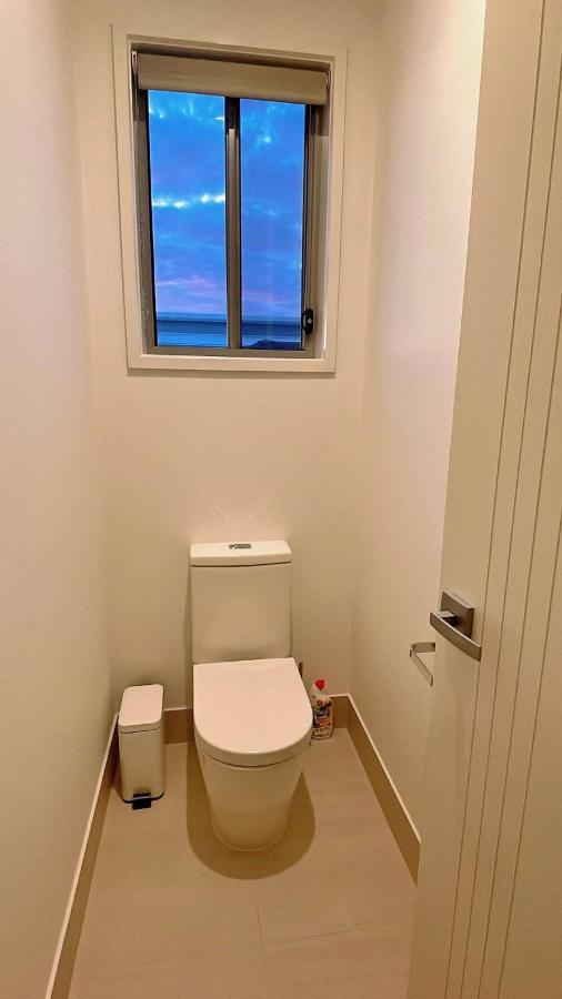 Grand Residences Near Helensvale Train * Gold Coast